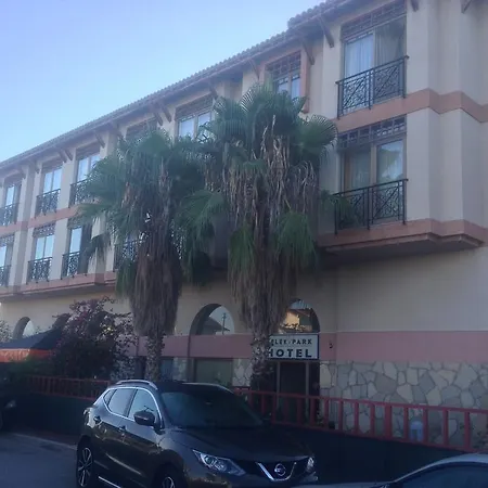 Park Hotel *